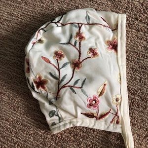 6-12m embroidered baby bonnet EEUC